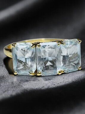 Vintage- 14K Gold- Aquamarine Ring- sz 10.25 -Emerald Cut-3CT- Three Stone -2.4g